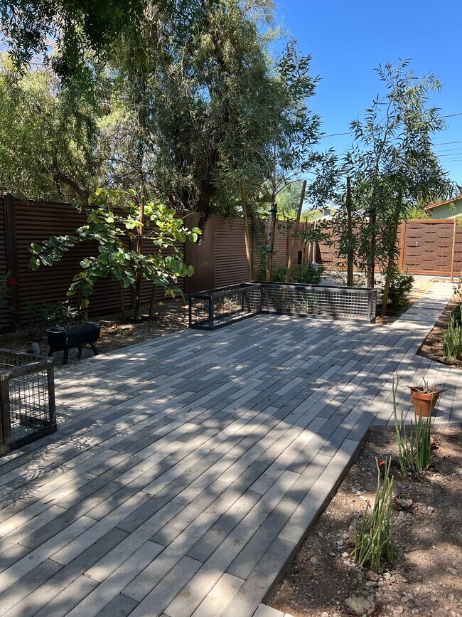 Building Photo - 1220 S Roosevelt St