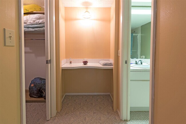 Building Photo - 3051 N Course Dr