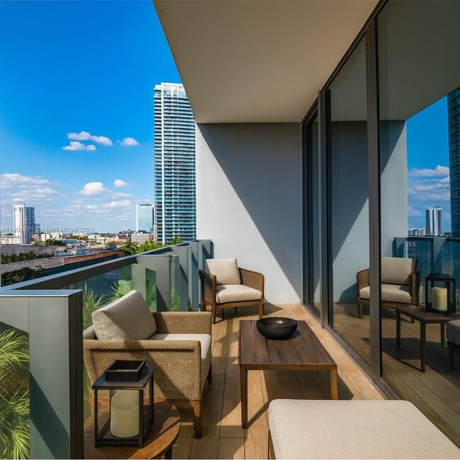 Building Photo - 88 SW 7th St