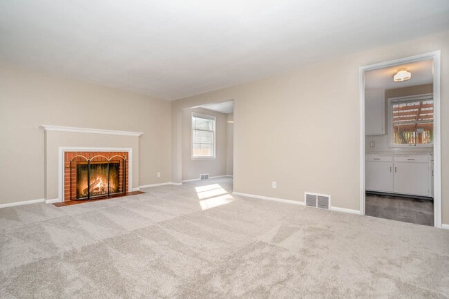 Building Photo - 2Bd/1Ba Seattle House