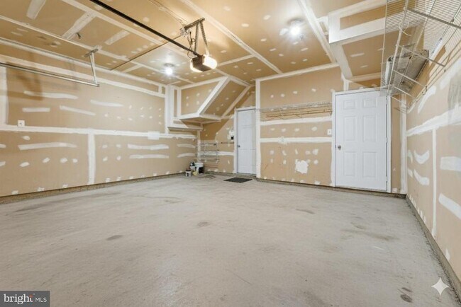 Building Photo - 11765 Skylark Rd