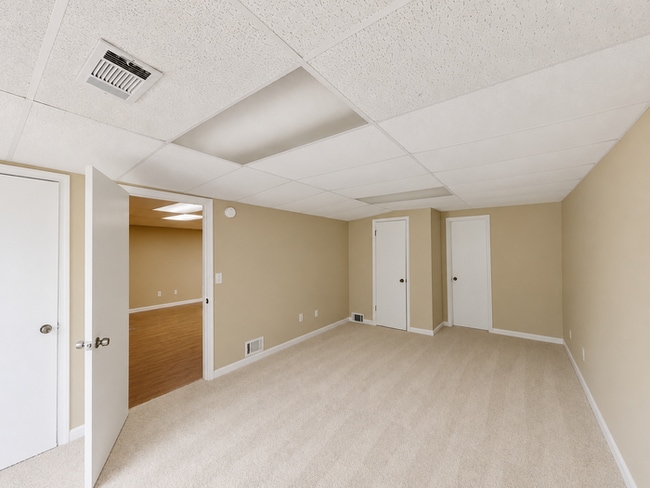 Building Photo - 384 McKees Rock Ln