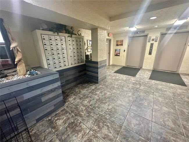 Building Photo - 6009 Sea Ranch Dr