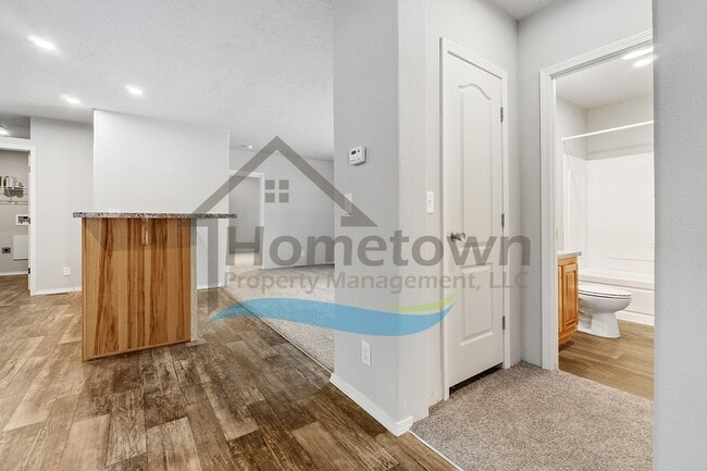 Building Photo - 3 Bedroom 2 Bathroom Home on a Private Lot out in the Country Near Sagle!