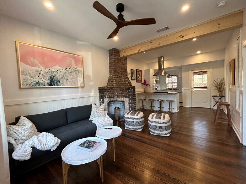 Primary Photo - 534 E Charlton St