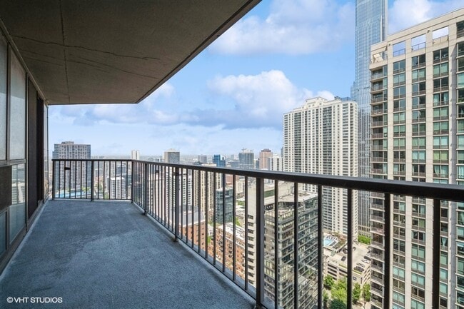 Building Photo - 10 E Ontario St