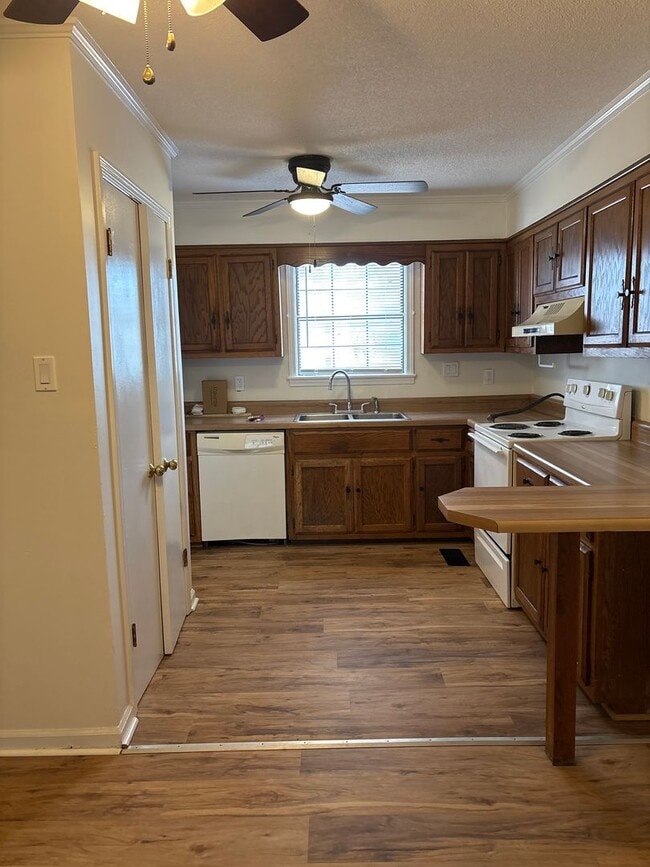 Building Photo - 00402