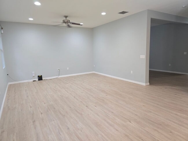 Building Photo - Beautiful 3 Bedroom 2 Bathroom Home, with Scenic Backyard View. Ormond Beach in Hunter's Ridge Co...