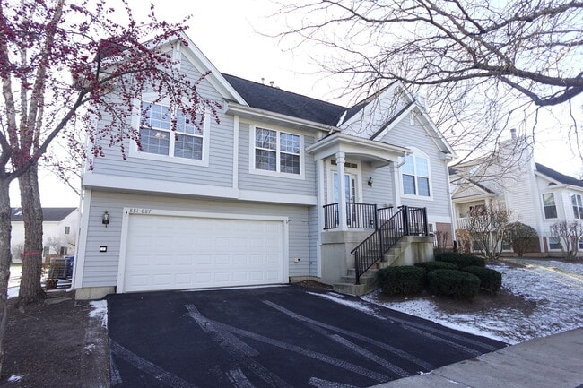 Building Photo - 881 Essex Cir
