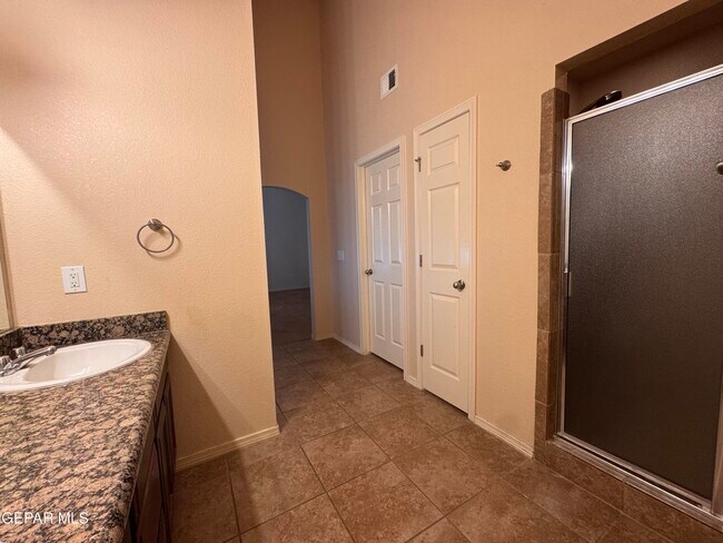 Building Photo - 6700 Hermoso Del Sol Dr