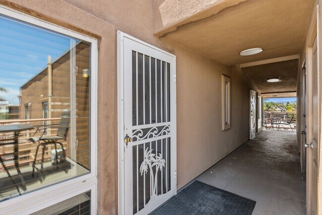 Building Photo - 3 bed 2.5  bath in the Heart of Mission Beach