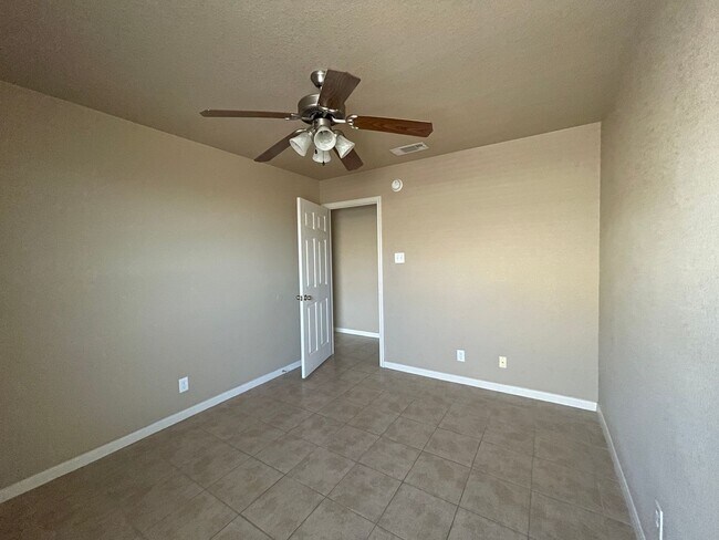 Building Photo - 1310 Powder River Dr