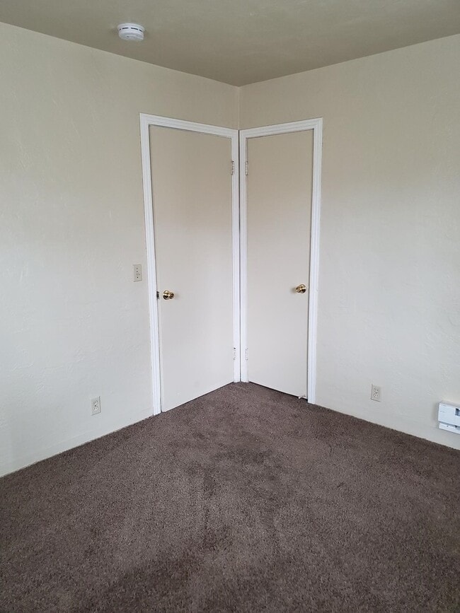 Building Photo - S526/528MR