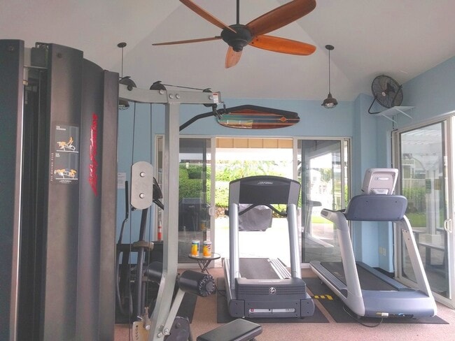 Building Photo - TURNKEY - LUXURY 2BED/2BA FULLY FURNISHED ...