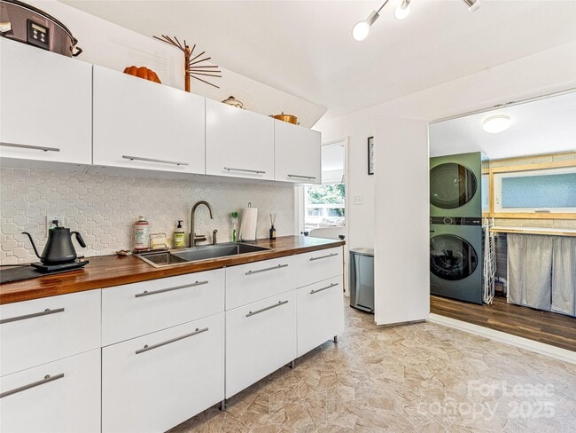 Building Photo - 44 Broadview Ave