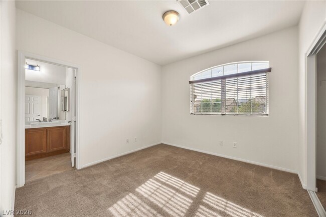 Building Photo - 428 Eternity St