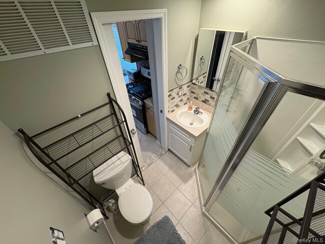 Building Photo - 318 Claremont Ave