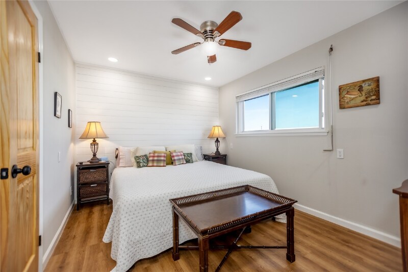 Building Photo - 8316 Seawall Blvd