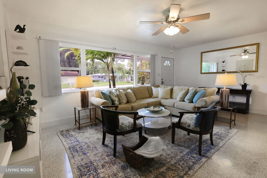 Living Room - 1730 Livingstone St
