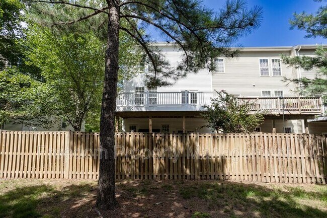 Building Photo - 16021 Pitner St