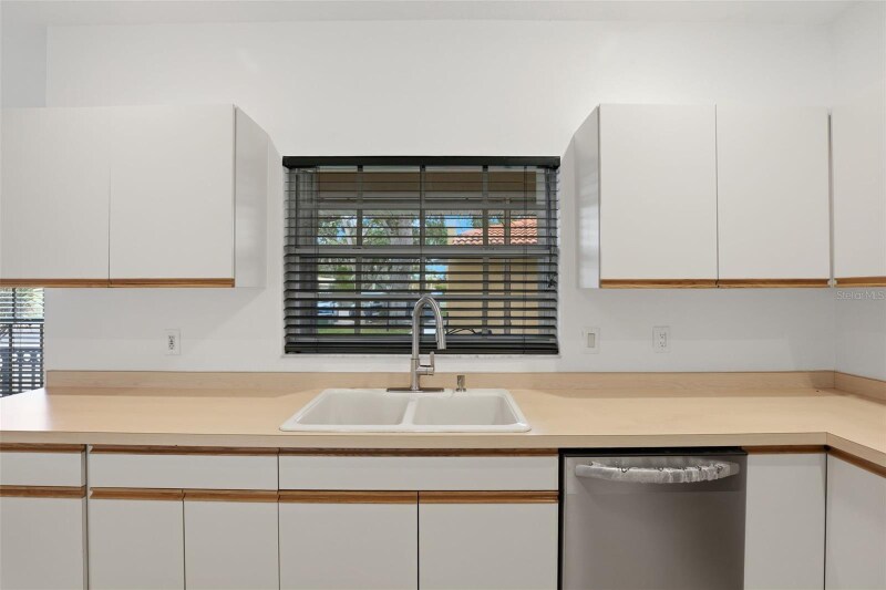 Building Photo - 131 2nd Ave E