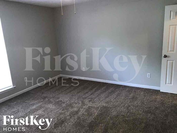 Building Photo - 20 Mildred Ln