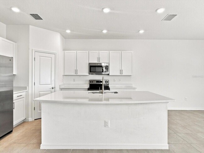 Building Photo - 5739 Archipelago St