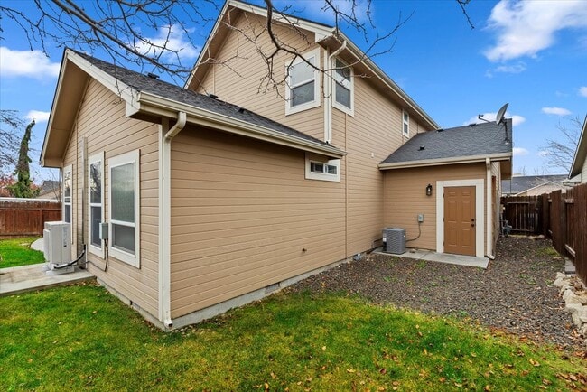 Building Photo - 5996 S Egmont Ave