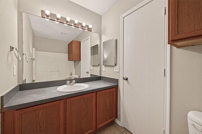 Building Photo - 16847 Mammoth Springs Dr