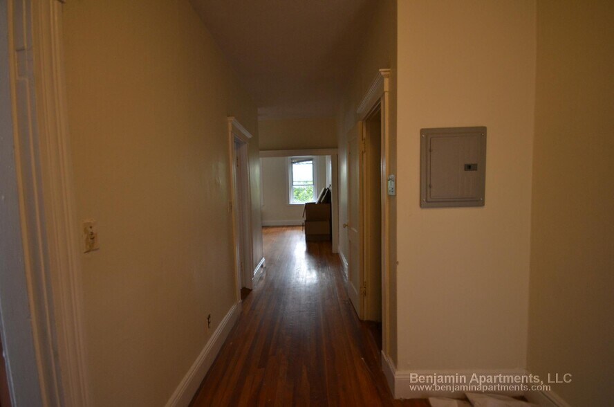 Building Photo - 8 Egremont Rd