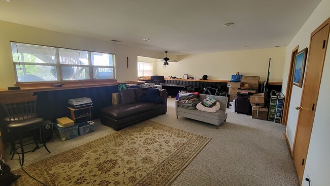 Building Photo - 425 Dunridge Ct