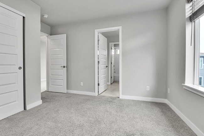 Building Photo - $2,620.95 - 3 Bed, 2.5 Bath Home in Aurora with AC and In Unit Laundry!