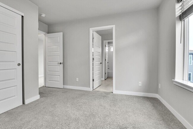 Building Photo - $2,775 - 3 Bed, 2.5 Bath Home in Aurora wi...