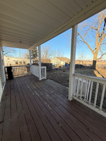 Building Photo - 8934 S South Hill Dr