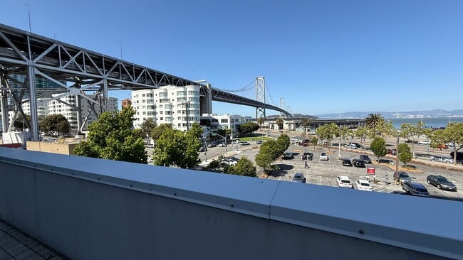 Building Photo - EPIC REA - Watermark-Fabulous Penthouse-Vi...