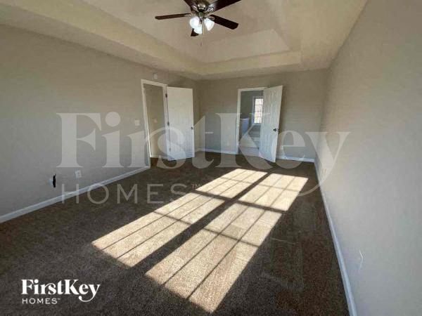Building Photo - 3742 Legacy Walk Dr