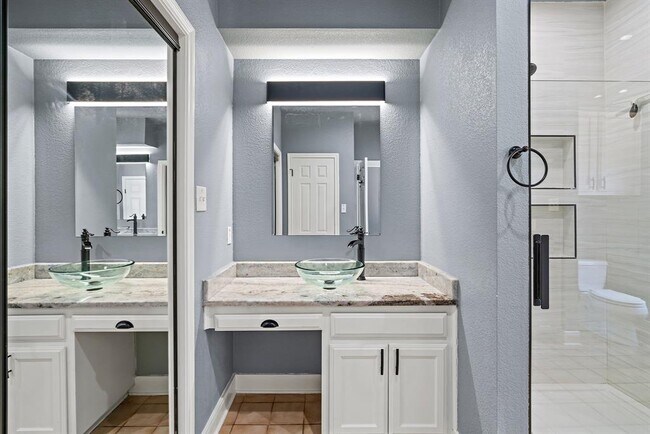 Building Photo - 128 Mockingbird Ln