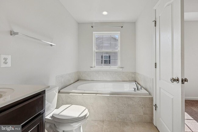 Building Photo - 1613 Wesbourne Dr