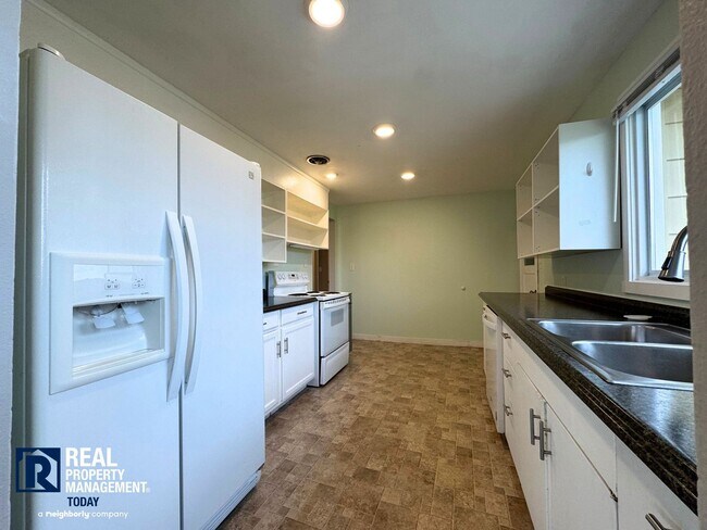 Building Photo - Charming 3 Bedroom Rambler in North Tacoma!