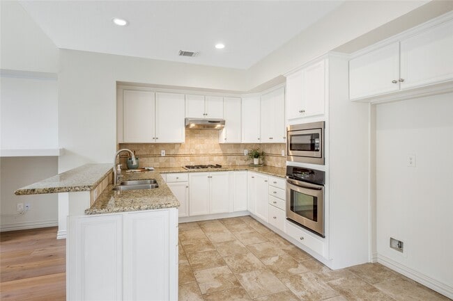 Building Photo - 19 Tender Violet Pl