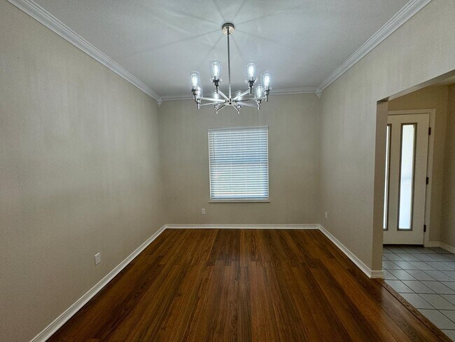 Building Photo - 64 Hampton Cir