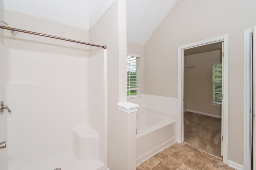 Building Photo - 3778 Renfroe Ave