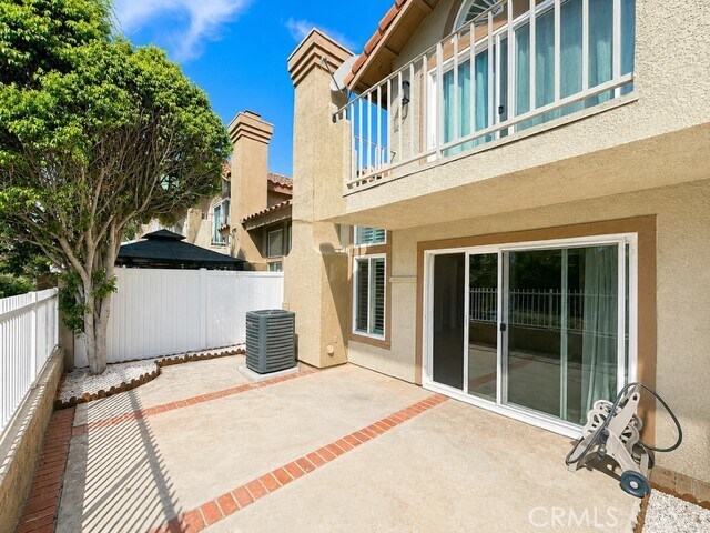 Building Photo - 10 Vista la Cuesta
