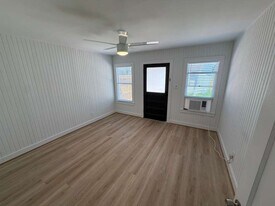 Living room - 1109 Walton St
