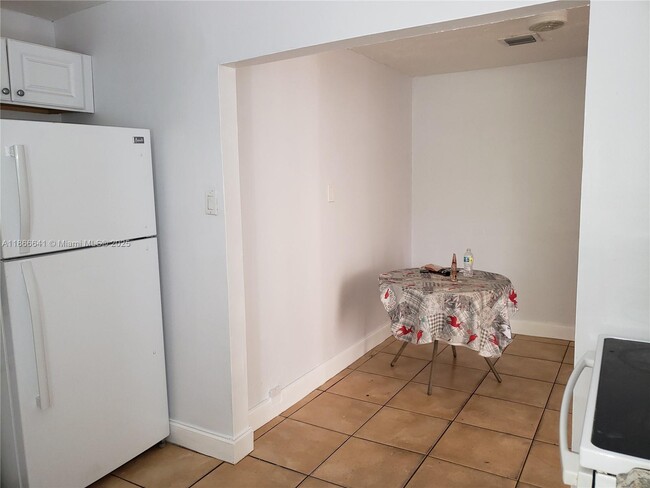 Building Photo - 580 NW 95th St