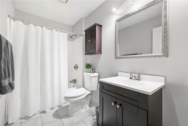 Building Photo - 13 Normandy Ct