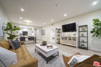 Building Photo - 625 S Berendo St