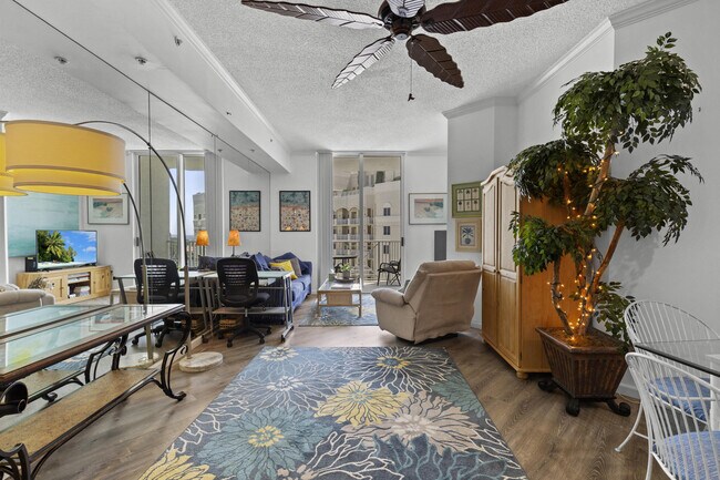 Building Photo - 255 Evernia St