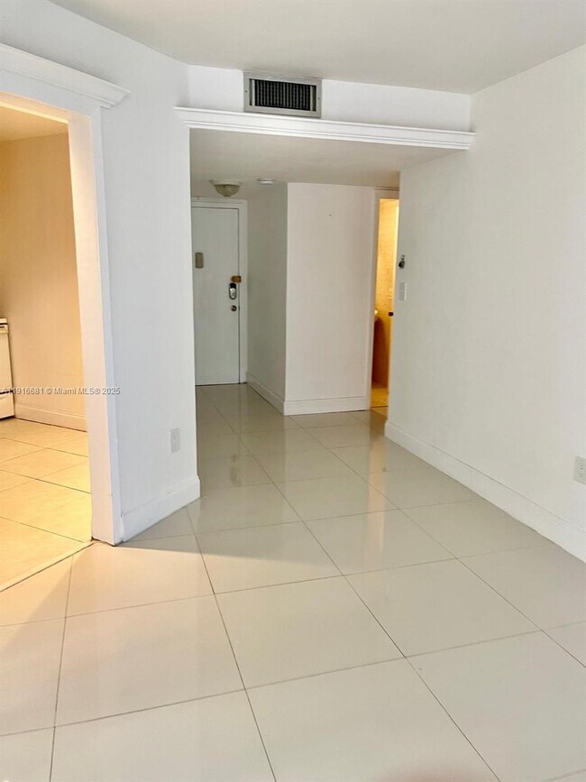 Building Photo - 2750 NE 183rd St