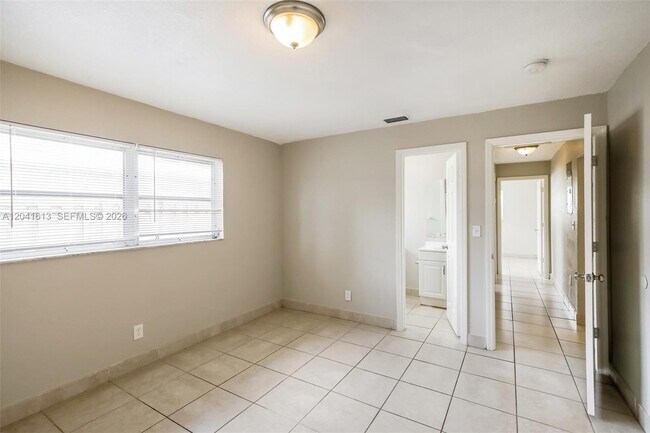 Building Photo - 3333 NW 32nd Ct